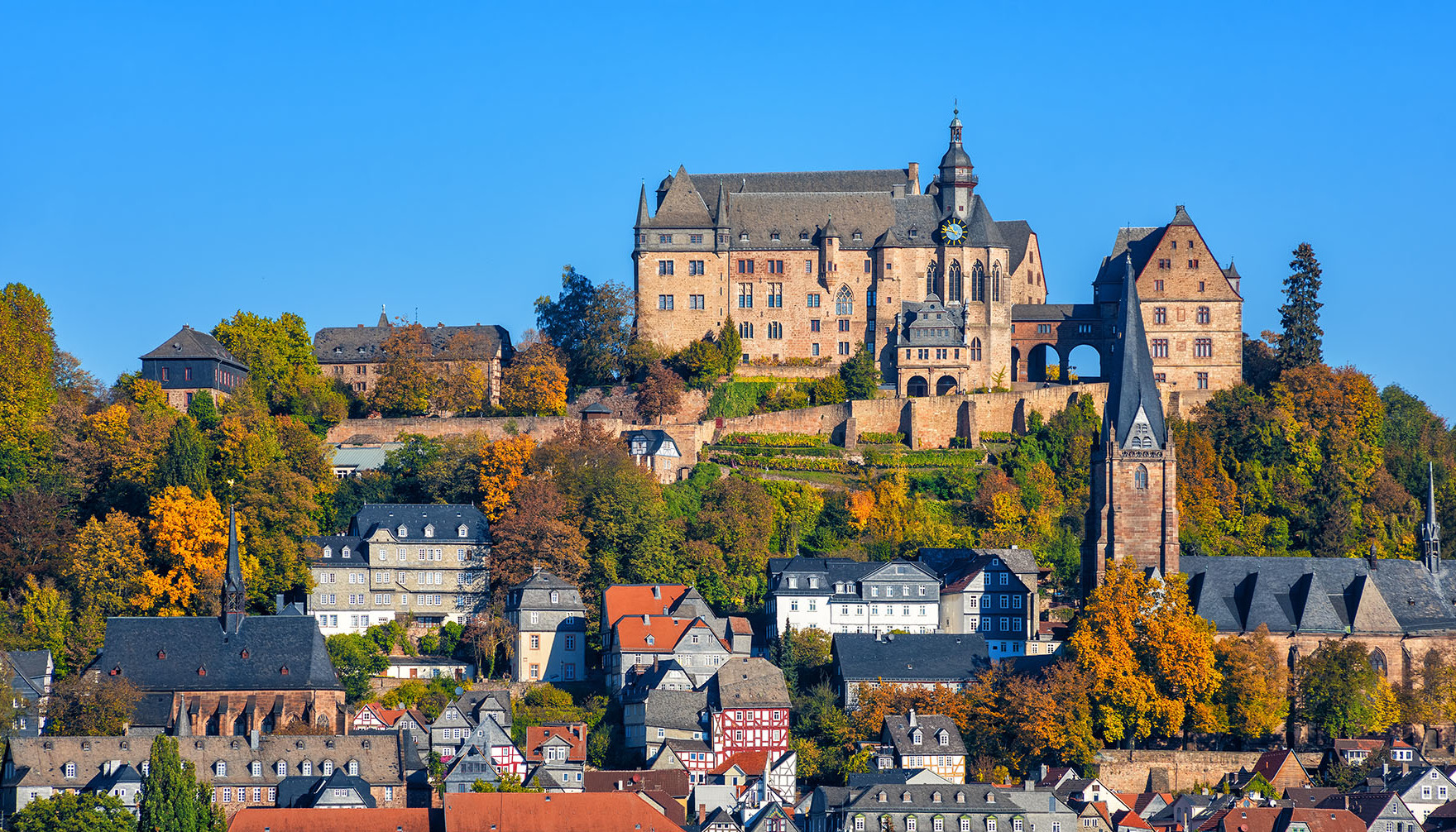 Marburg an der Lahn: die historische Altstadt mit dem Landgrafenschloss