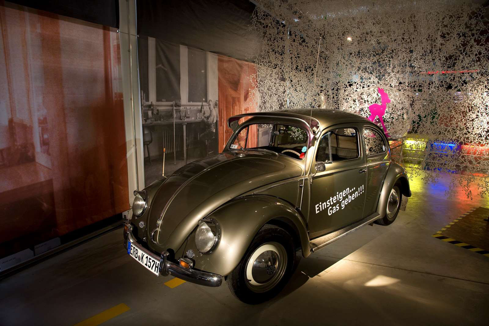 Ein VW Käfer versetzt den Besucher zurück in die Inspiration Koziols zur ersten Traumkugel® 
